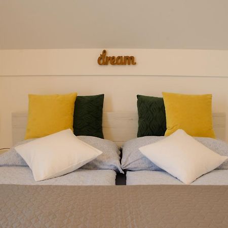 Eliza 1 Birdland Golf Apartman Buk Exterior photo